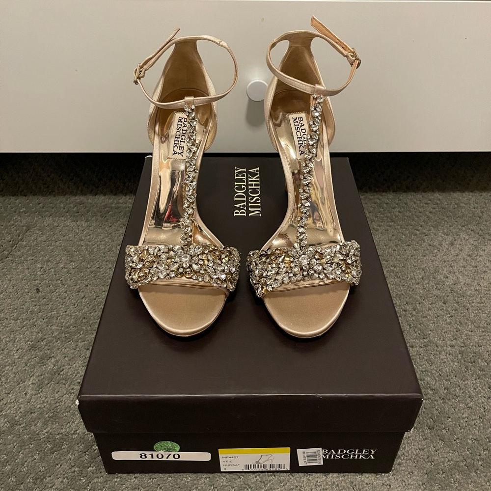 Badgley Mischka embellished t-strap satin sandal size 8